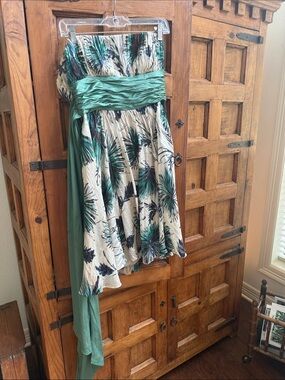 BCBGMAXAZRIA Strapless Floral Dress in Cream & Green